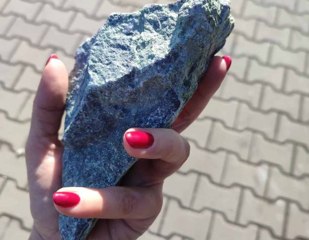 kora kamienna gabion gabion w dłoni